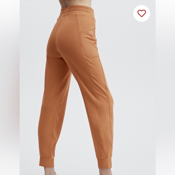 ThermaFlex High-Waisted Pocket Jogger - Picture 4 of 7